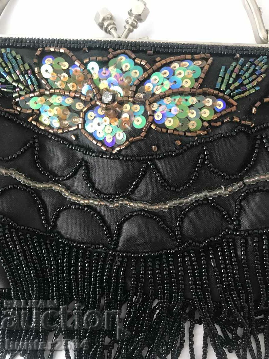 Geanta cu margele, 11/25 cm cu preț 44.95 BGN | € 22.98