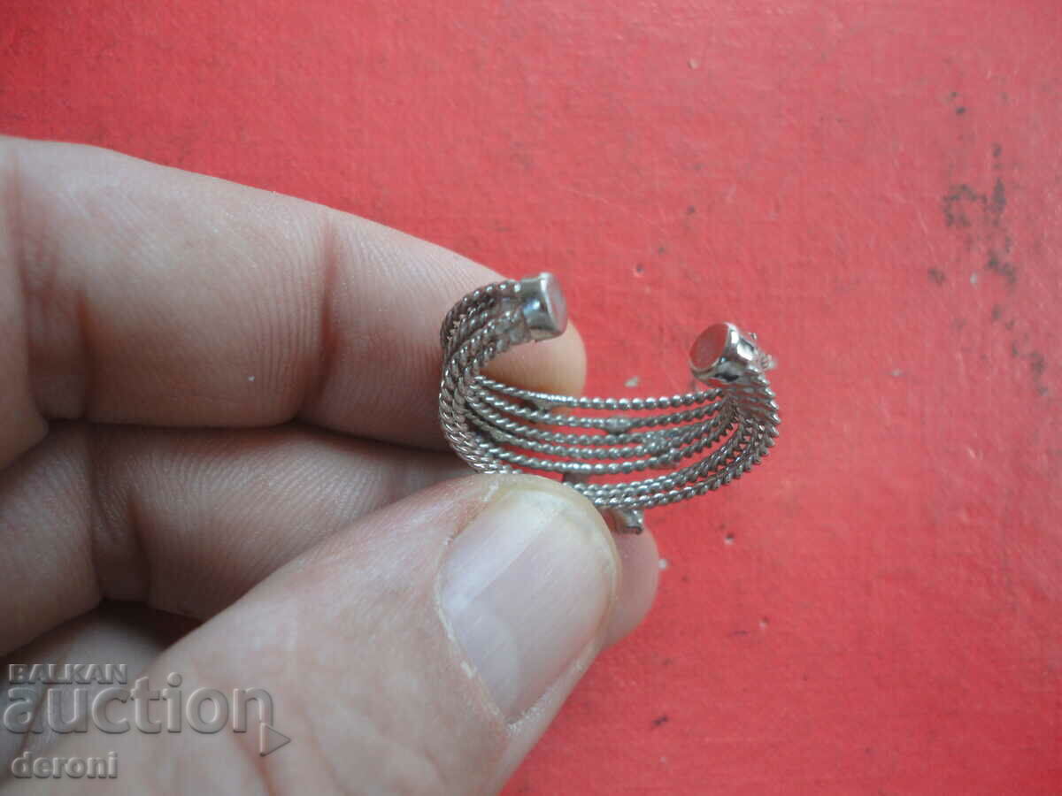 Auction An amazing ring with stones Auction An amazing ring with stones