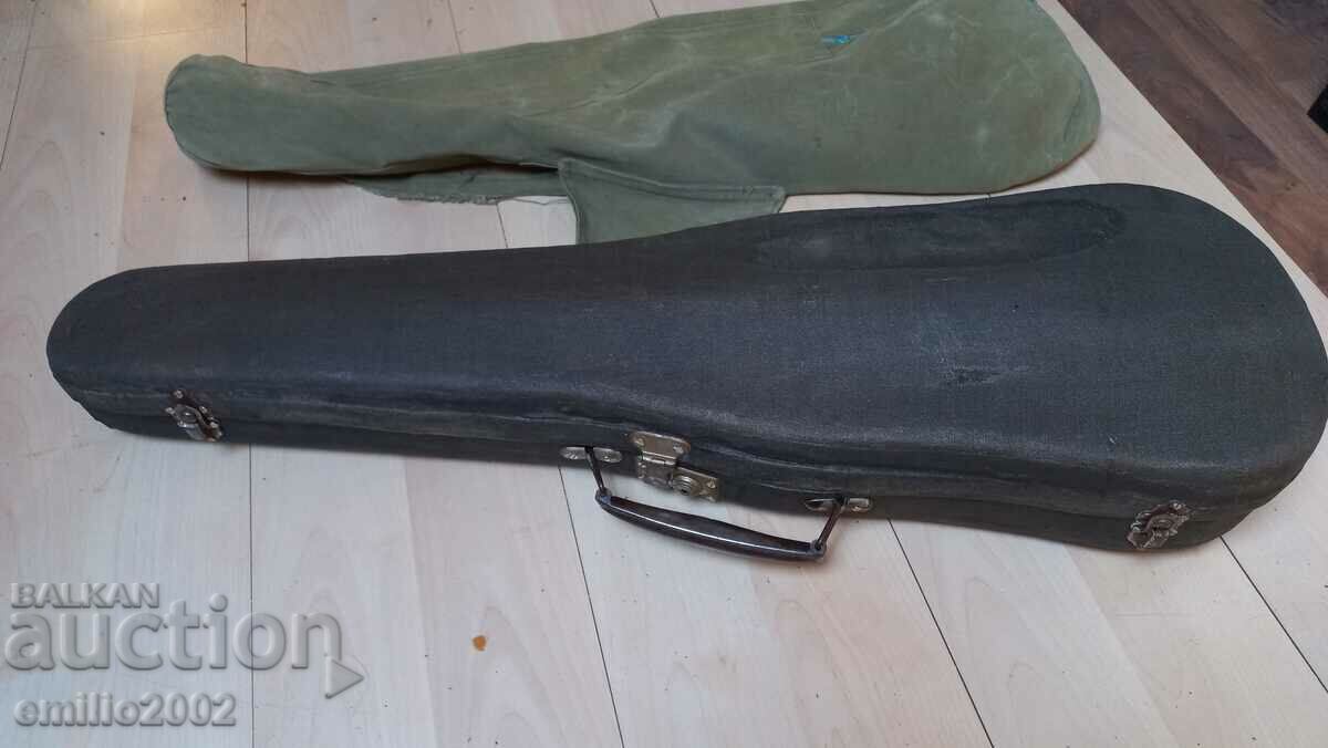 Old violin case with price 34.00 BGN | € 17.38 Old violin case with price 34.00 BGN | € 17.38