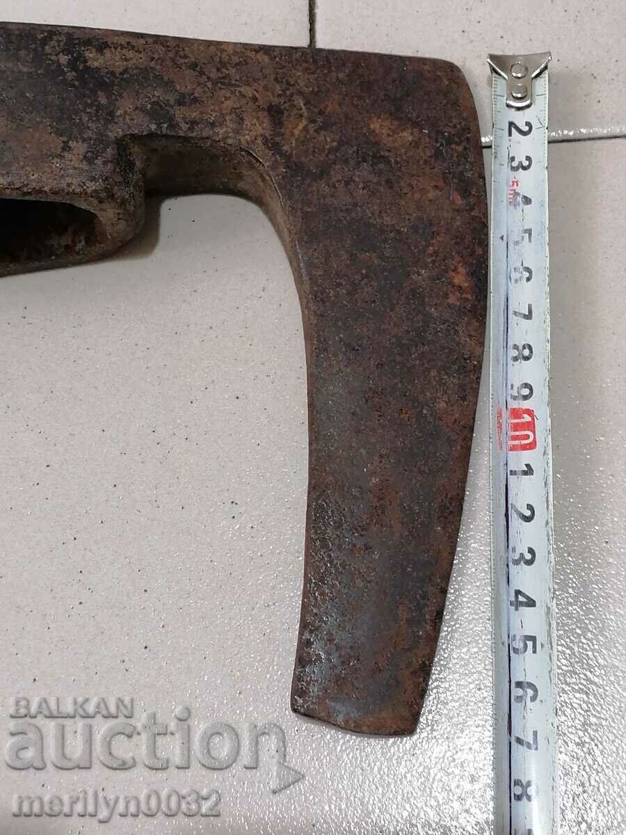 Delivery of Old forged ax satyr ax without sap Delivery of Old forged ax satyr ax without sap