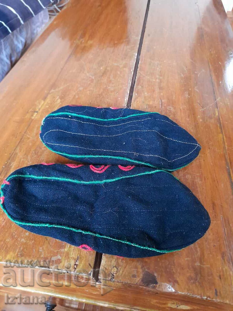 Auction  Old rugs, rugs