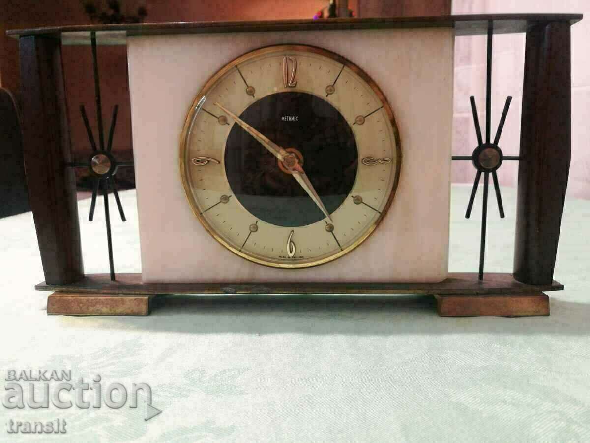 Metamec clock, mechanical 8 day. Metamec clock, mechanical 8 day.