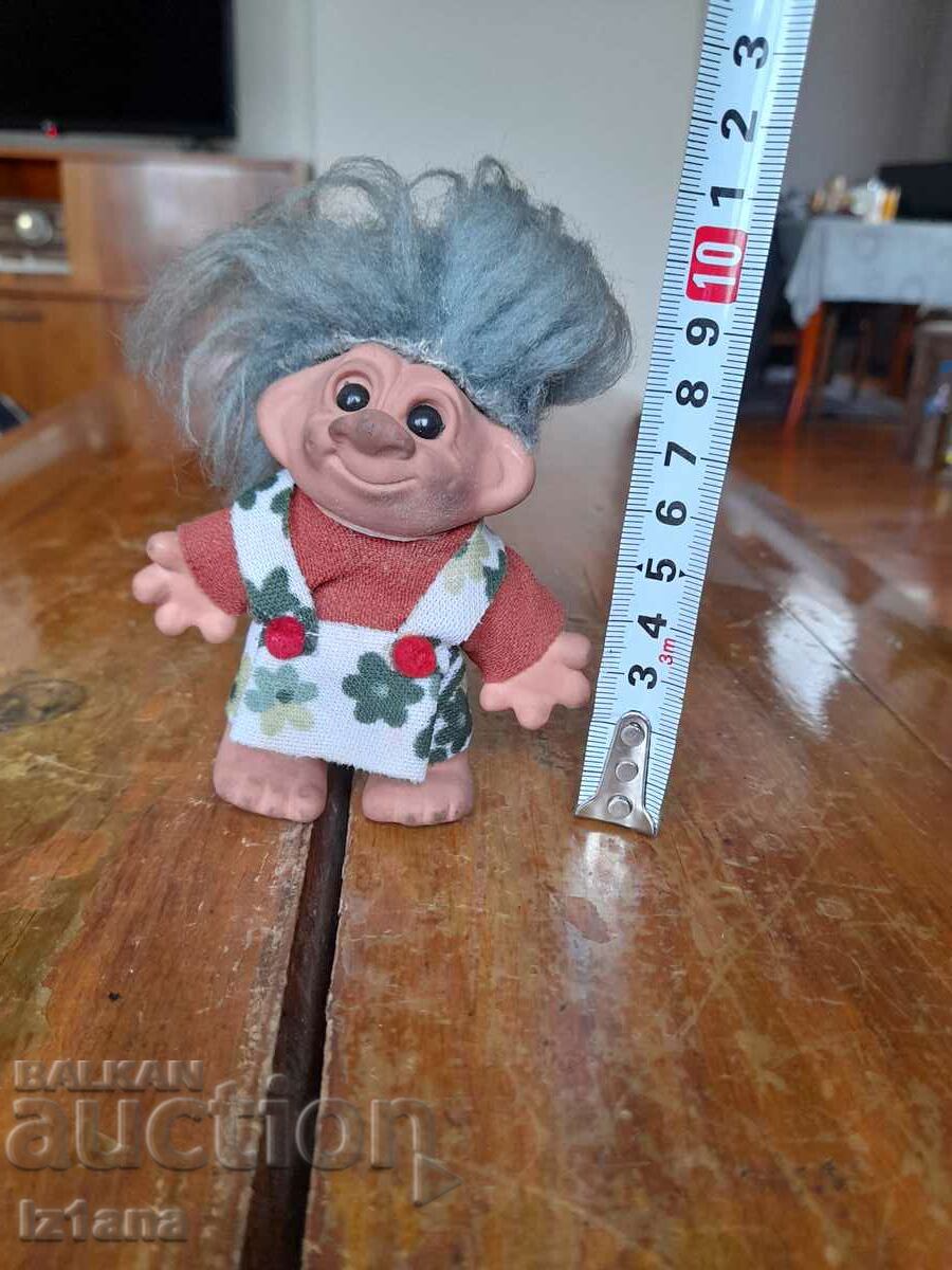 Delivery of Old Troll doll
