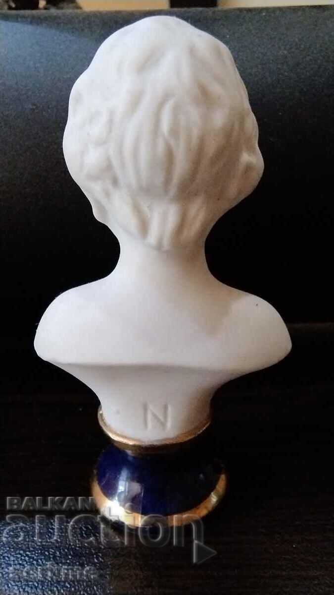 Auction  Porcelain figure
