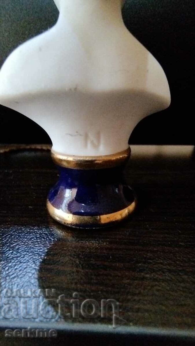 Порцеланова фигура - 5 Порцеланова фигура - 5