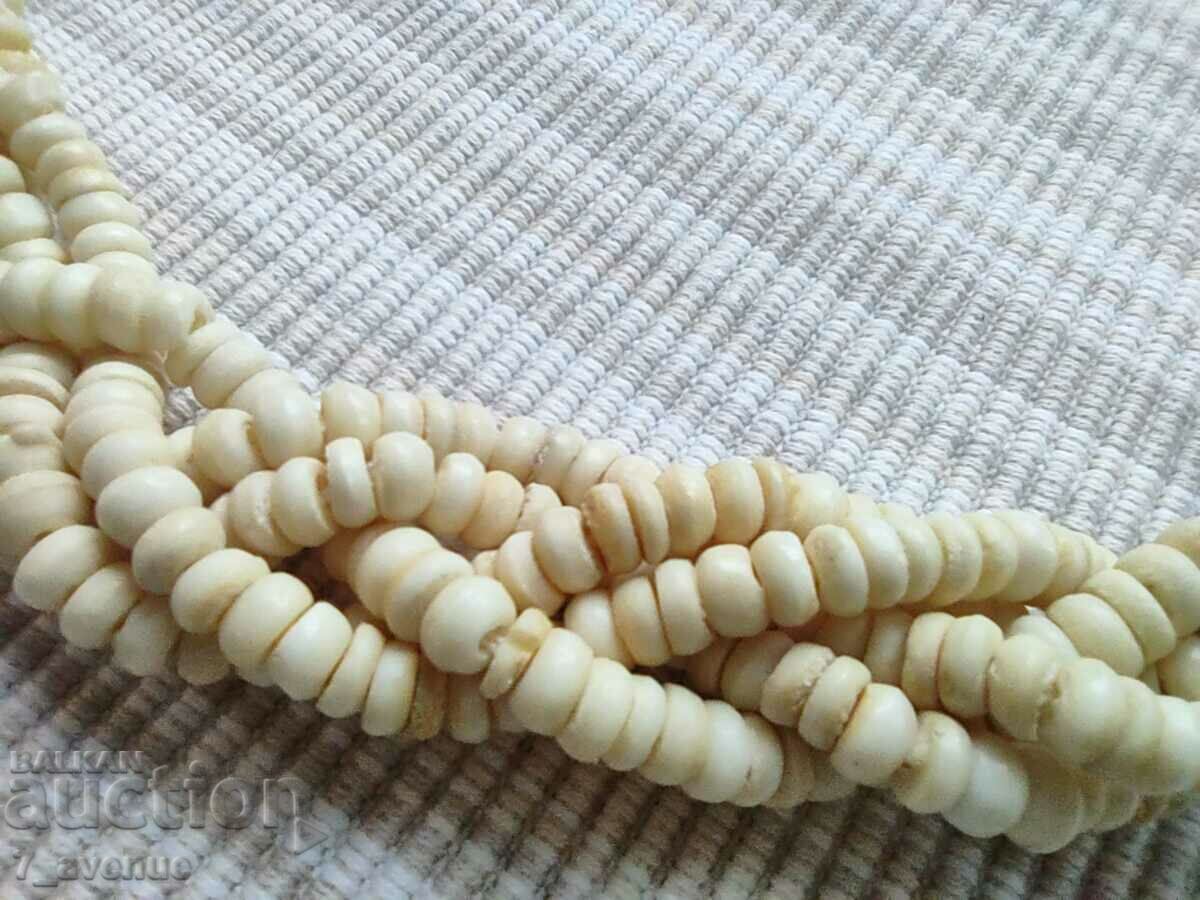 Colier de os 48 /3 cm, super modern, 11.12.23 cu preț 150.00 BGN | € 76.69