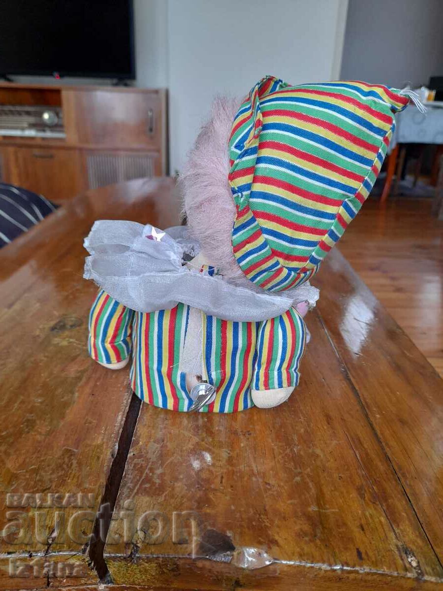 Аукцион Стара музикална кукла Аукцион Стара музикална кукла