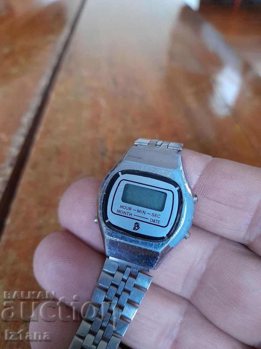 Стар електронен часовник с цена 7.00 лв. | € 3.58 Стар електронен часовник с цена 7.00 лв. | € 3.58