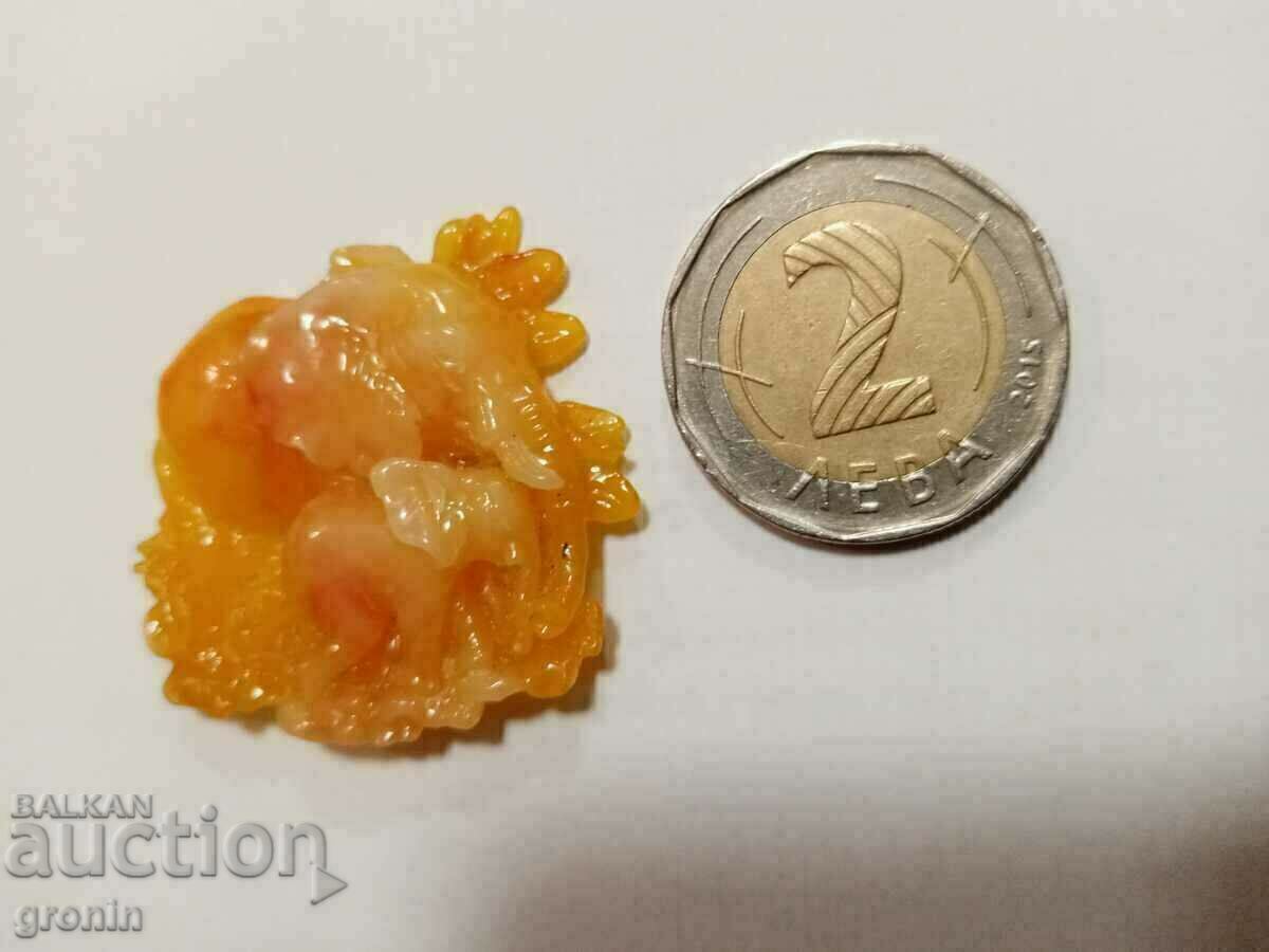 Кехлибар, фатуран, слонове, с цена 180.00 лв. | € 92.03 Кехлибар, фатуран, слонове, с цена 180.00 лв. | € 92.03