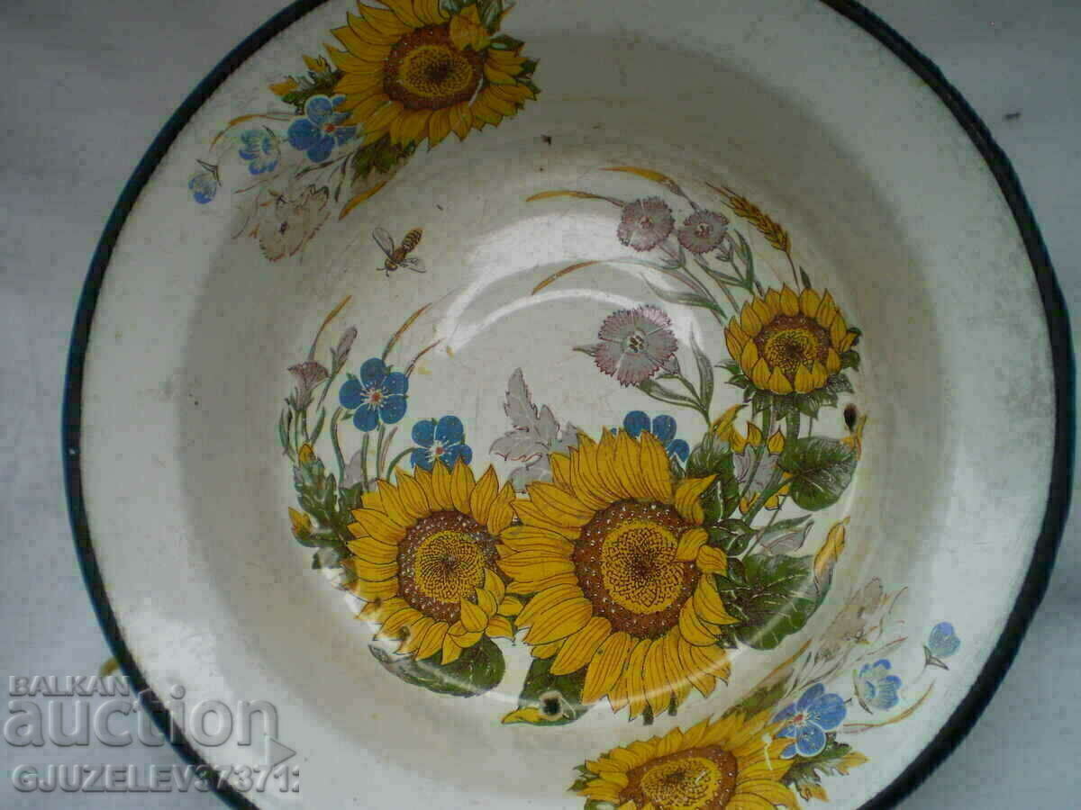 An old plate of sunflowers An old plate of sunflowers