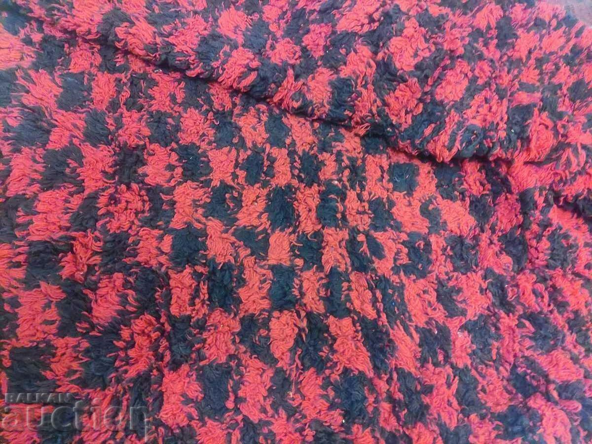 Παράδοση Κόκκινη και μαύρη γάτα με σχέδια