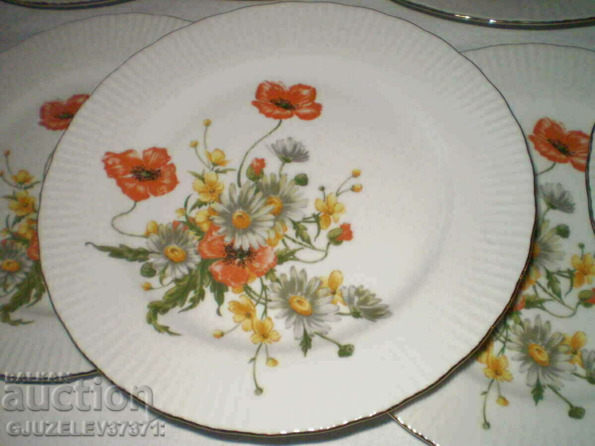 Auction Vintage porcelain service jlmenau HENNEBERG Porselan GDR Auction Vintage porcelain service jlmenau HENNEBERG Porselan GDR