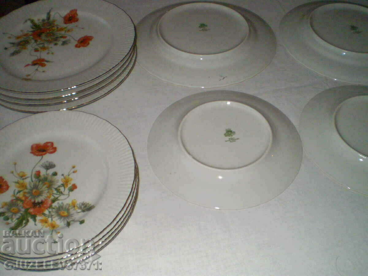 Delivery of Vintage porcelain service jlmenau HENNEBERG Porselan GDR Delivery of Vintage porcelain service jlmenau HENNEBERG Porselan GDR