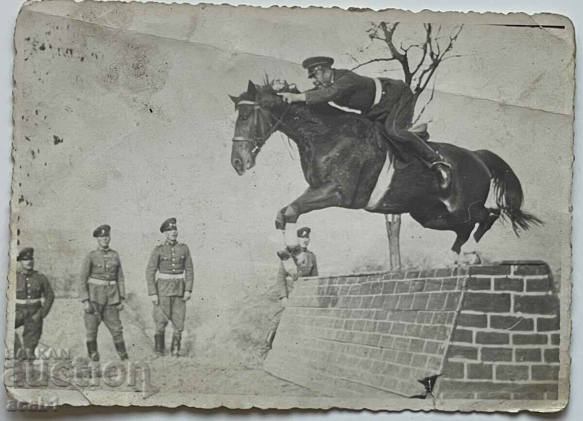 Soldat cu cal