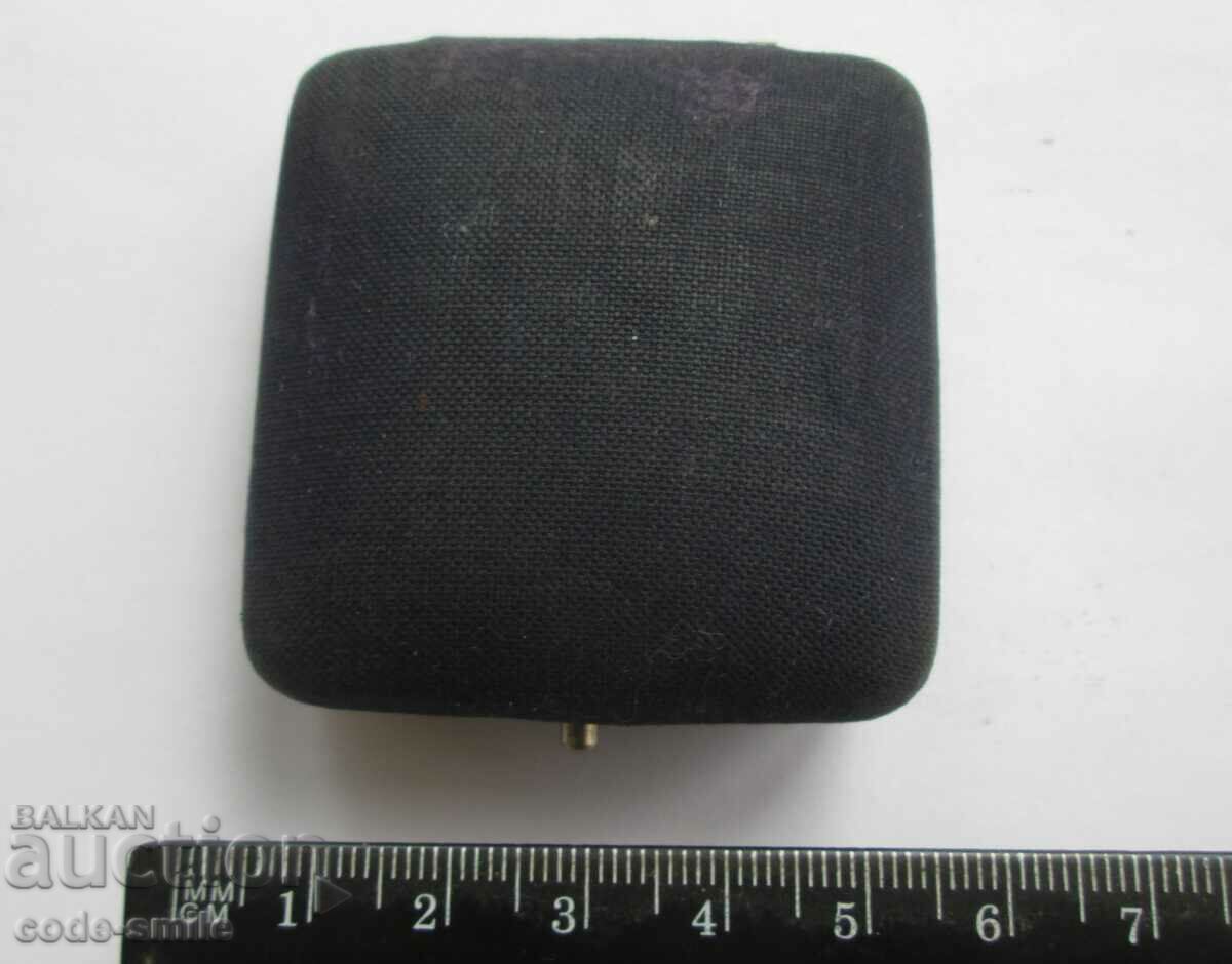 Old antique box jewelry box for earrings with price 45.00 BGN | € 23.01 Old antique box jewelry box for earrings with price 45.00 BGN | € 23.01