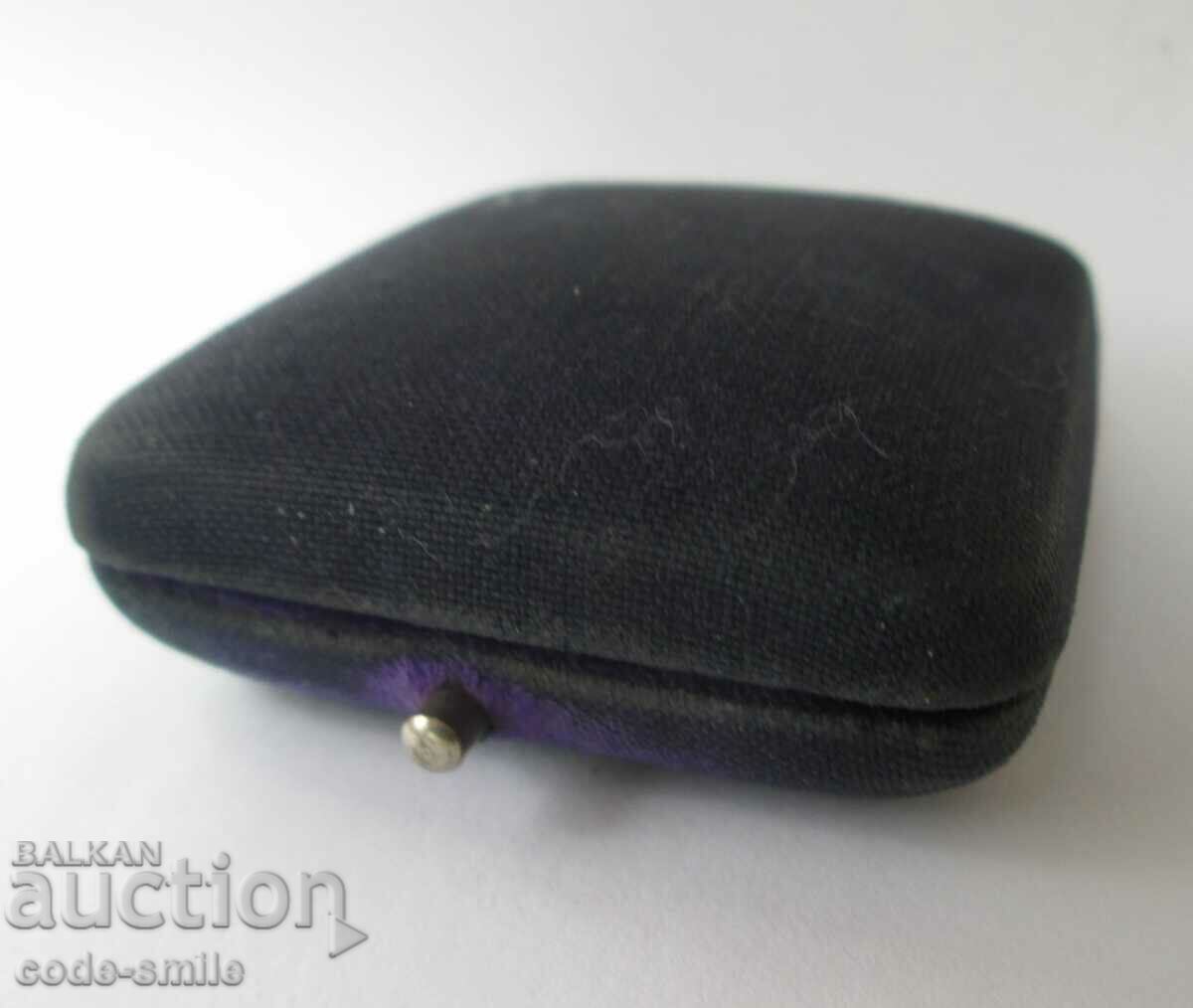 Auction Old antique box jewelry box for earrings Auction Old antique box jewelry box for earrings