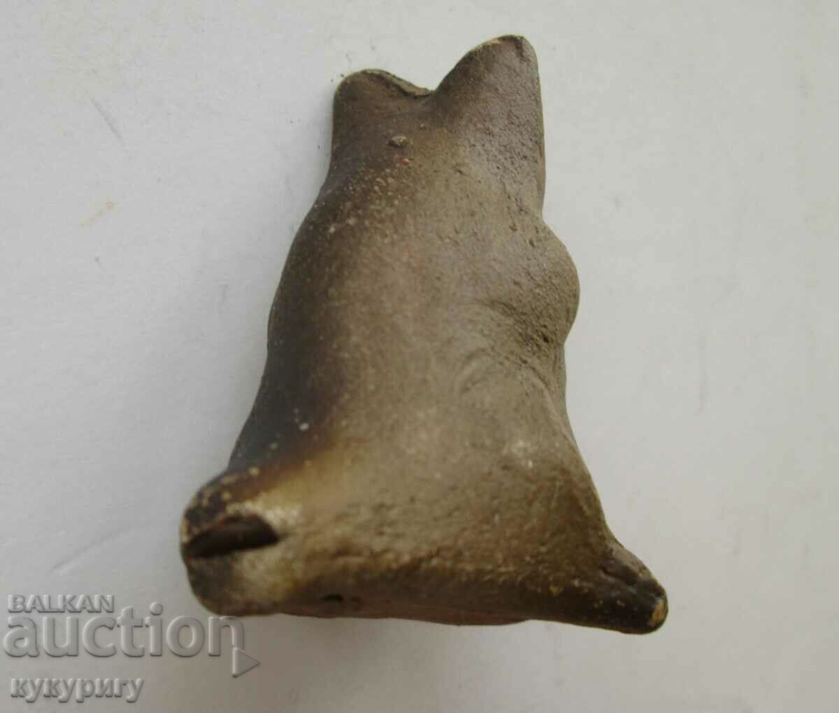 Veche figurină de jucărie cu fluier din lut din ceramică Ursul cu preț 30.00 BGN | € 15.34