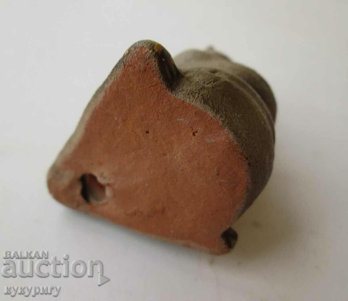 Licitație Veche figurină de jucărie cu fluier din lut din ceramică Ursul