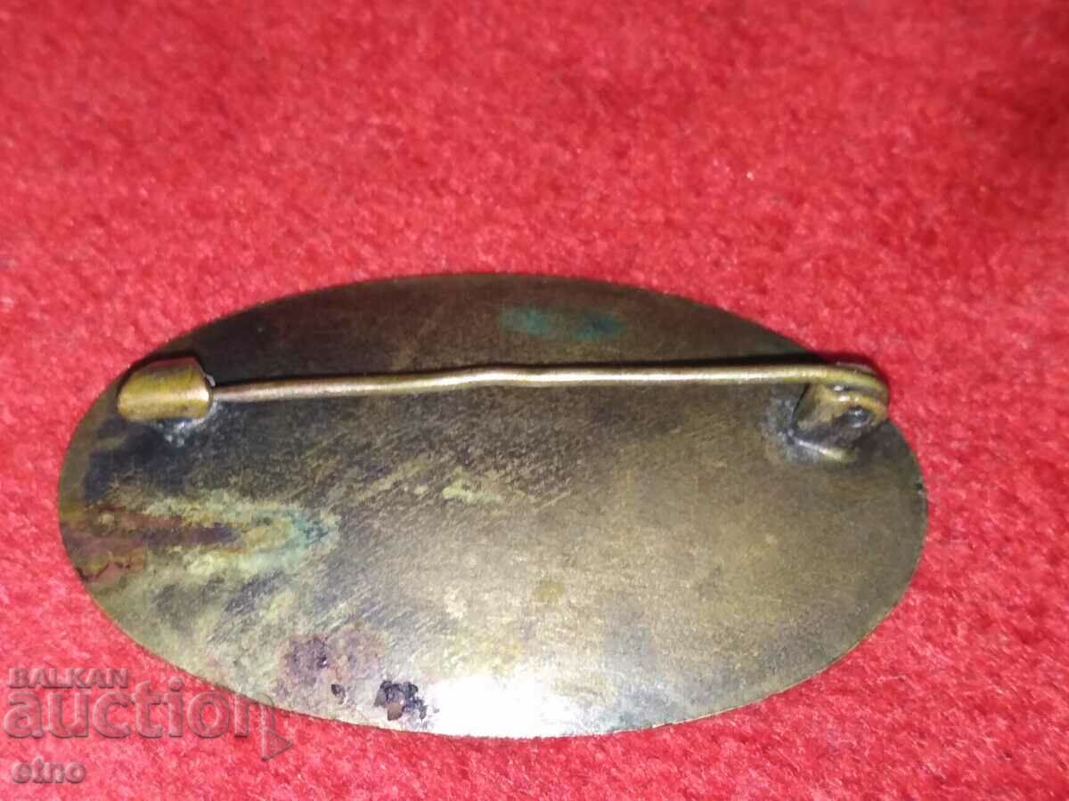OLD ROYAL BROOCH,JEWELRY with price 25.00 BGN | € 12.78 OLD ROYAL BROOCH,JEWELRY with price 25.00 BGN | € 12.78