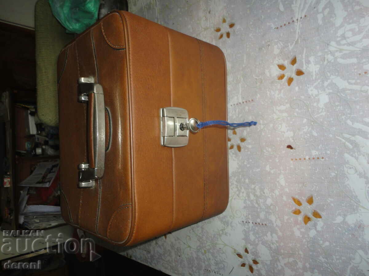 Women's leather bag with mirror - 7 Women's leather bag with mirror - 7