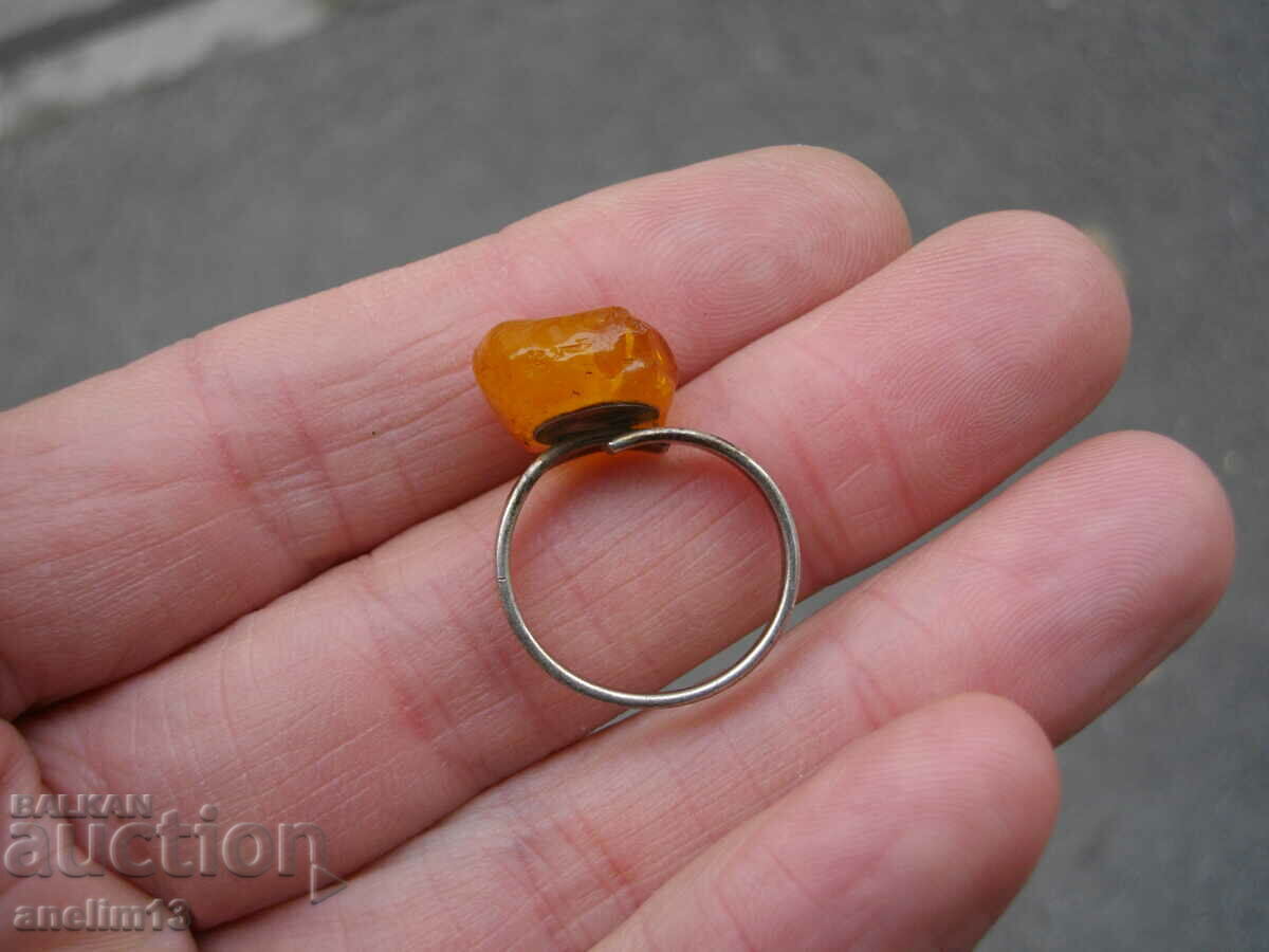 OLD SILVER RING WITH AMBER with price 25.00 BGN | € 12.78 OLD SILVER RING WITH AMBER with price 25.00 BGN | € 12.78