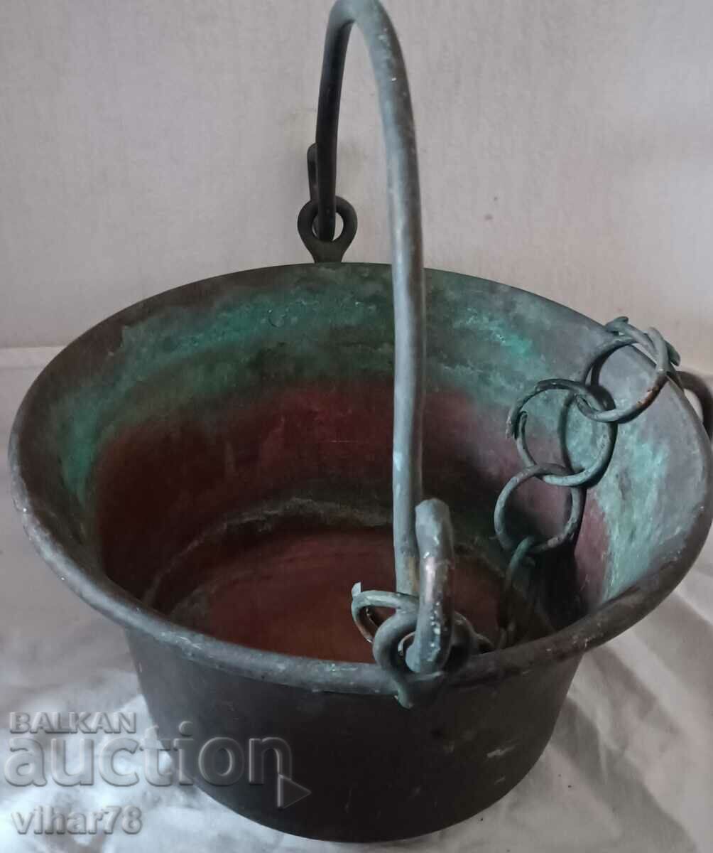 VASUL VECHI DE CUPRU, MENCHE-HARANIA-BAKAR cu preț 135.99 BGN | € 69.53 VASUL VECHI DE CUPRU, MENCHE-HARANIA-BAKAR cu preț 135.99 BGN | € 69.53