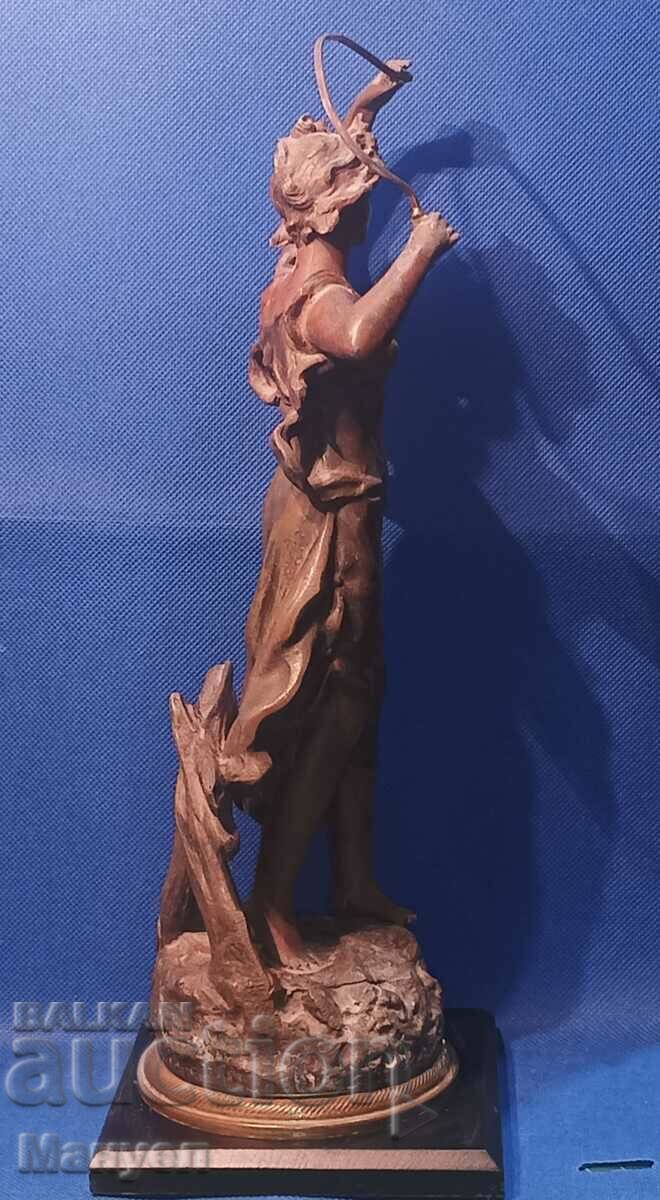 Auction Old sculpture of "FABRICATION FRANCAISE, PARIS". Auction Old sculpture of "FABRICATION FRANCAISE, PARIS".