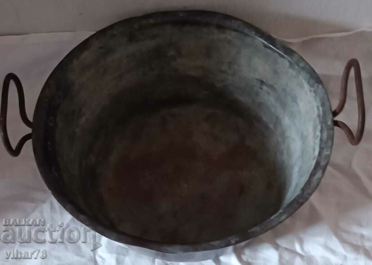 OLD COPPER VESSEL, MENCHE-HARANIA-BAKAR with price 79.99 BGN | € 40.90 OLD COPPER VESSEL, MENCHE-HARANIA-BAKAR with price 79.99 BGN | € 40.90