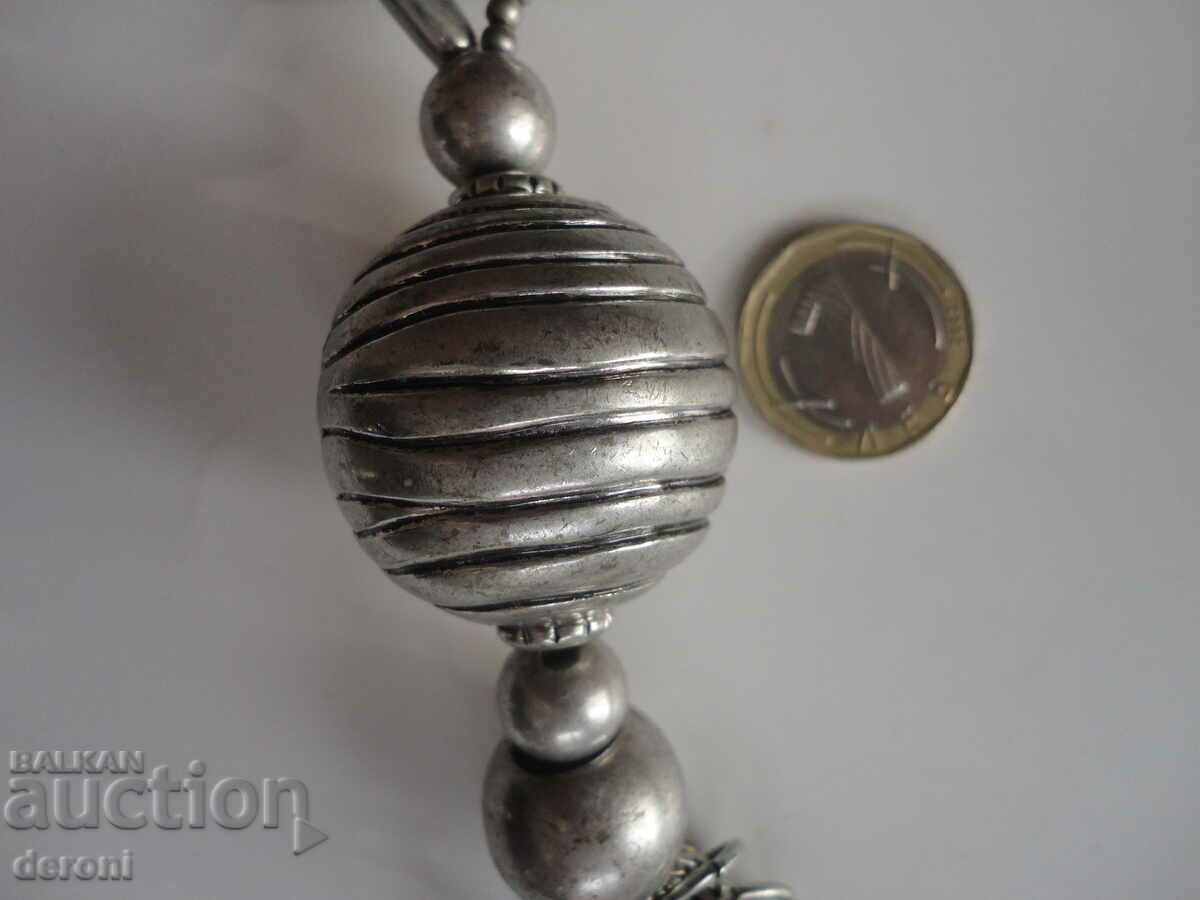 Attractive choker necklace with price 15.00 BGN | € 7.67 Attractive choker necklace with price 15.00 BGN | € 7.67