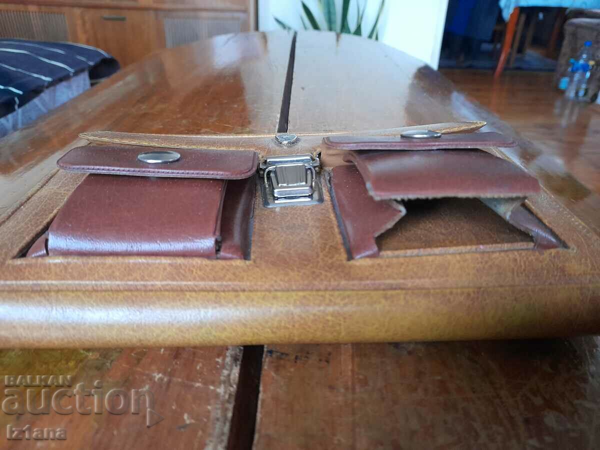 An old school kit with price 8.00 BGN | € 4.09 An old school kit with price 8.00 BGN | € 4.09