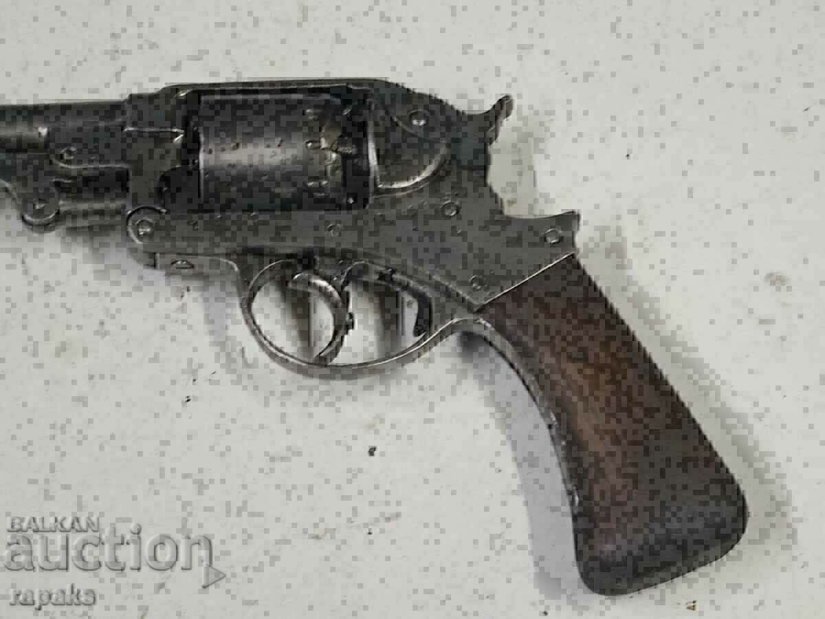 Револвер Стар. Колекционерско оръжие, пистолет с цена 3900.00 лв. | € 1994.04 Револвер Стар. Колекционерско оръжие, пистолет с цена 3900.00 лв. | € 1994.04