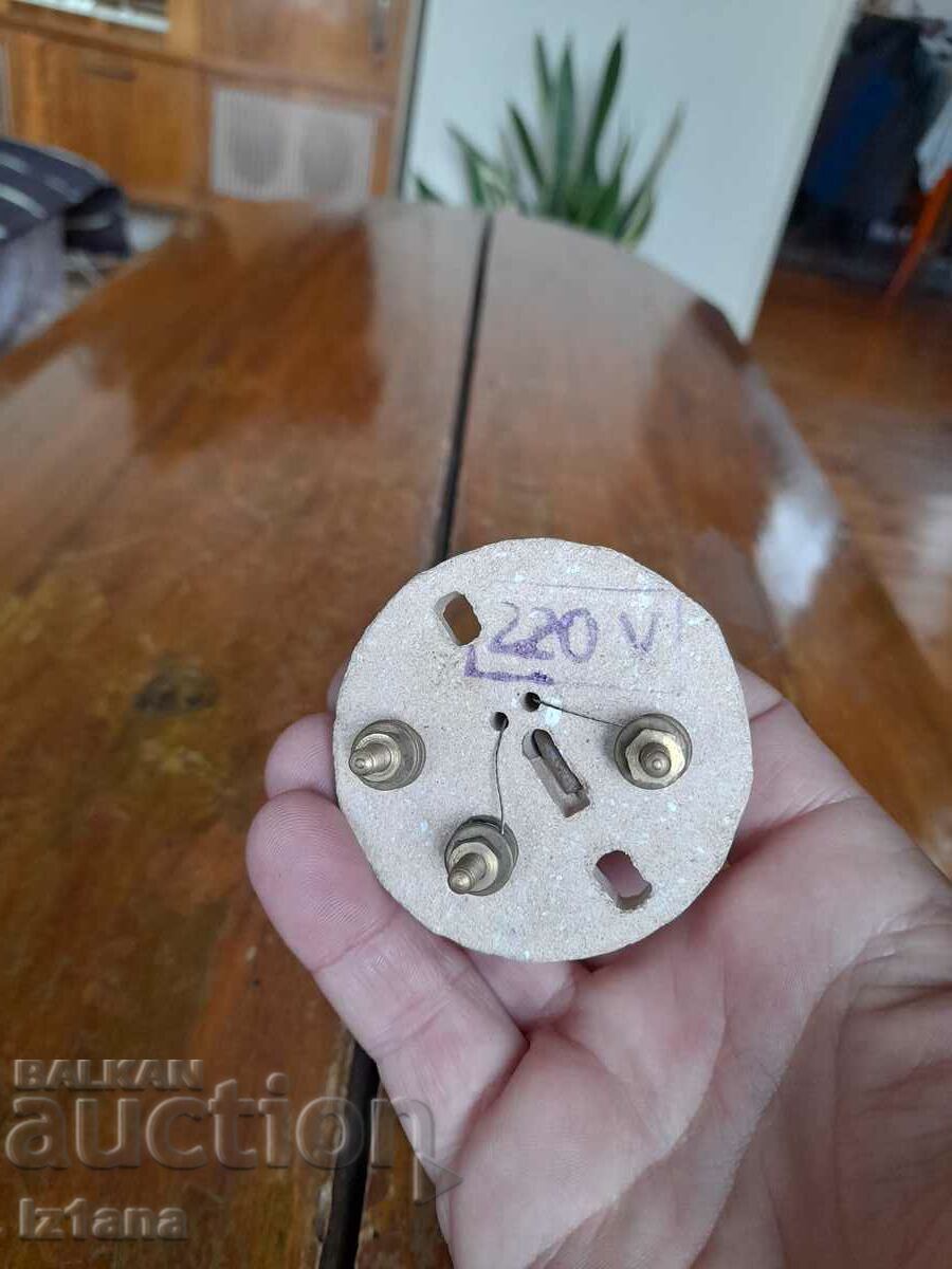 Old ceramic heater with price 15.00 BGN | € 7.67 Old ceramic heater with price 15.00 BGN | € 7.67