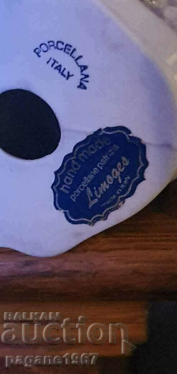 Livrarea Set Două figurine din porțelan cu marcaje Livrarea Set Două figurine din porțelan cu marcaje