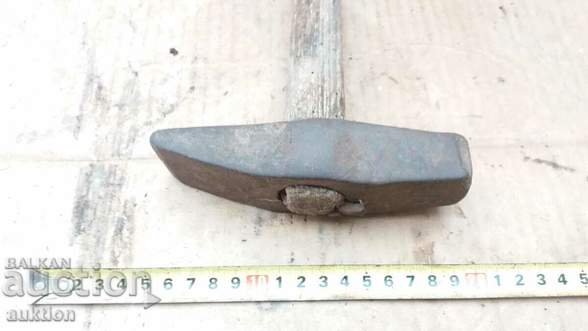 Delivery of CRAFTSMAN'S HAMMER Delivery of CRAFTSMAN'S HAMMER