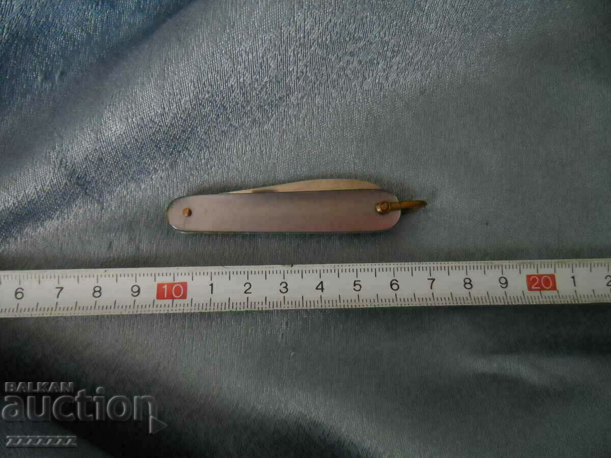 un vechi cuțit de buzunar un vechi cuțit de buzunar