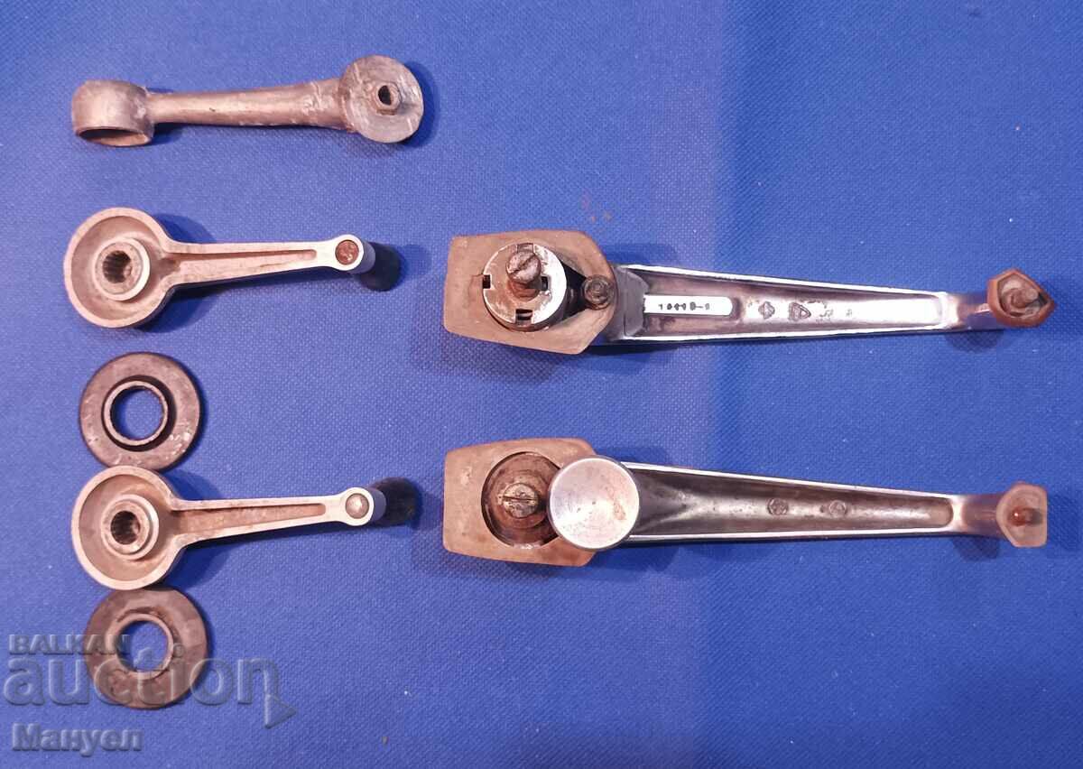 Old car door handles with price 95.00 BGN | € 48.57 Old car door handles with price 95.00 BGN | € 48.57