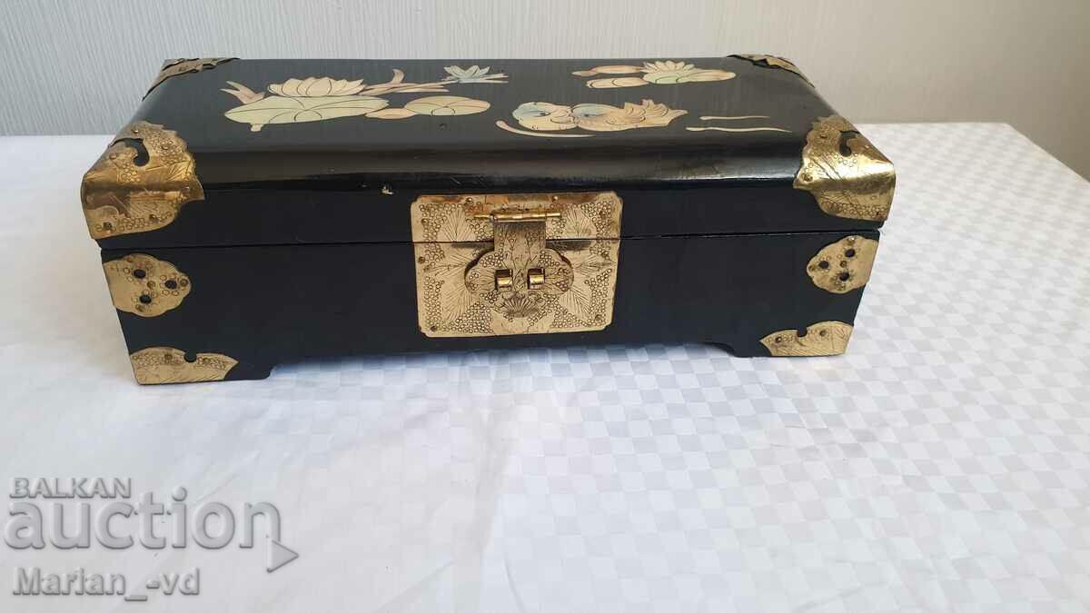 Auction Old Chinese jewelry box made of black wood and mother of pearl Auction Old Chinese jewelry box made of black wood and mother of pearl