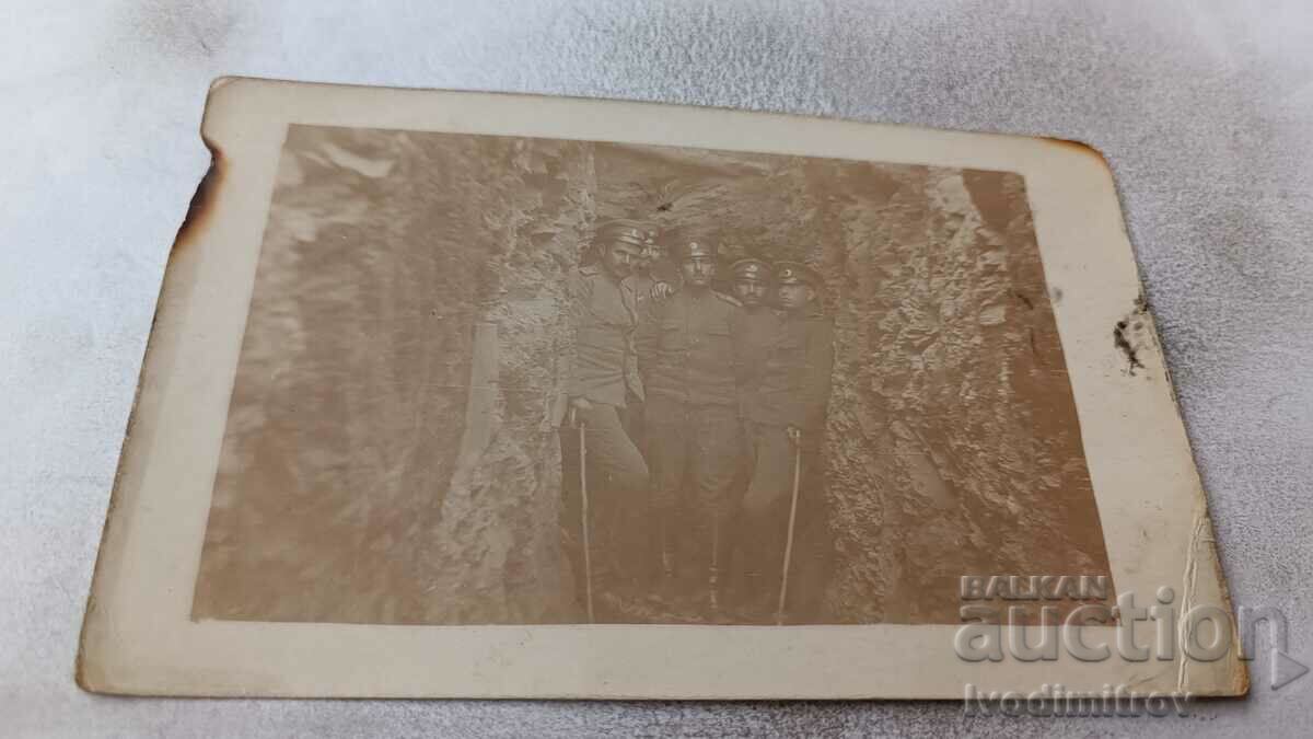 Fotografie Patru ofițeri într-un șanț la poziția 1918 PSV