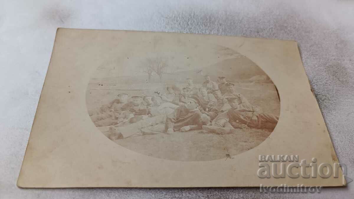 Снимка Пейнерджикъ Офицери и войници на поляна 1917 ПСВ