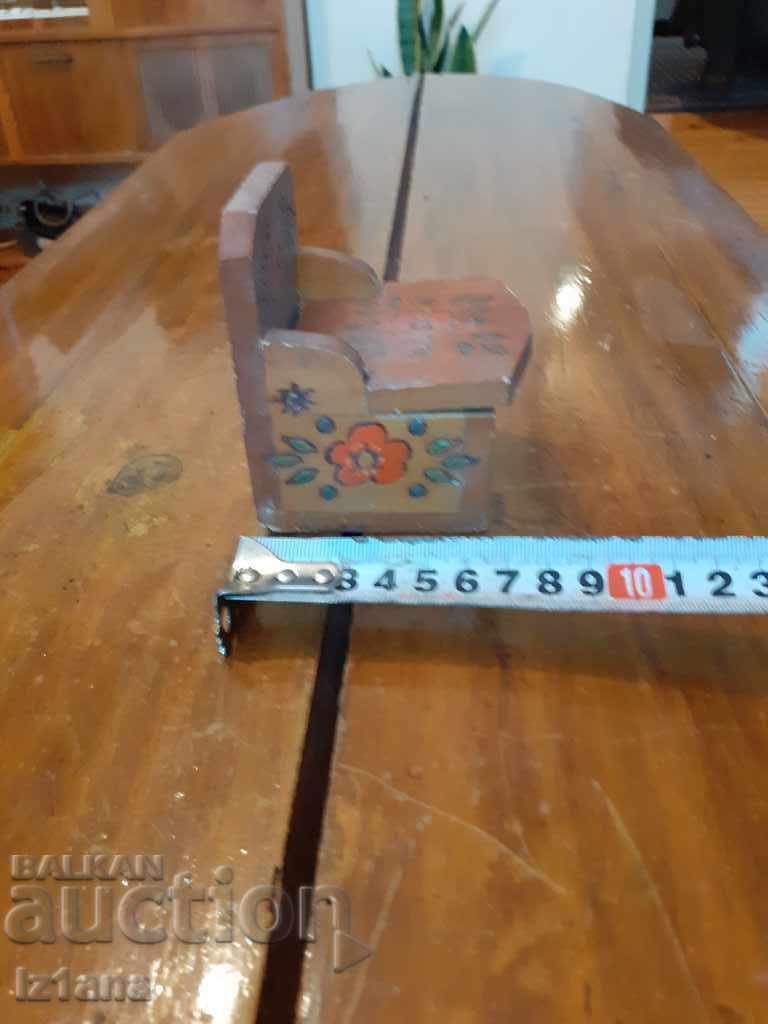 Auction Old chair, box, souvenir Auction Old chair, box, souvenir