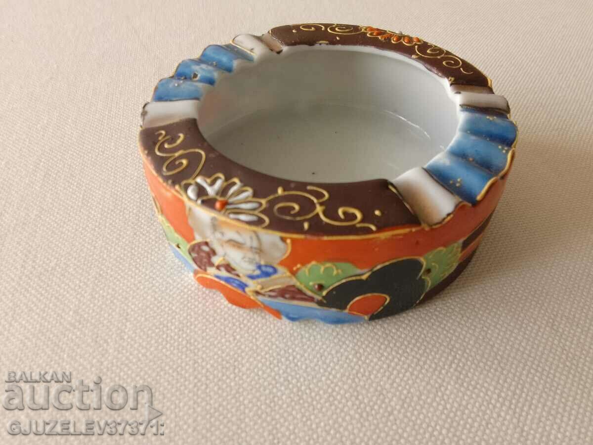 Japanese porcelain painted ashtray - 5