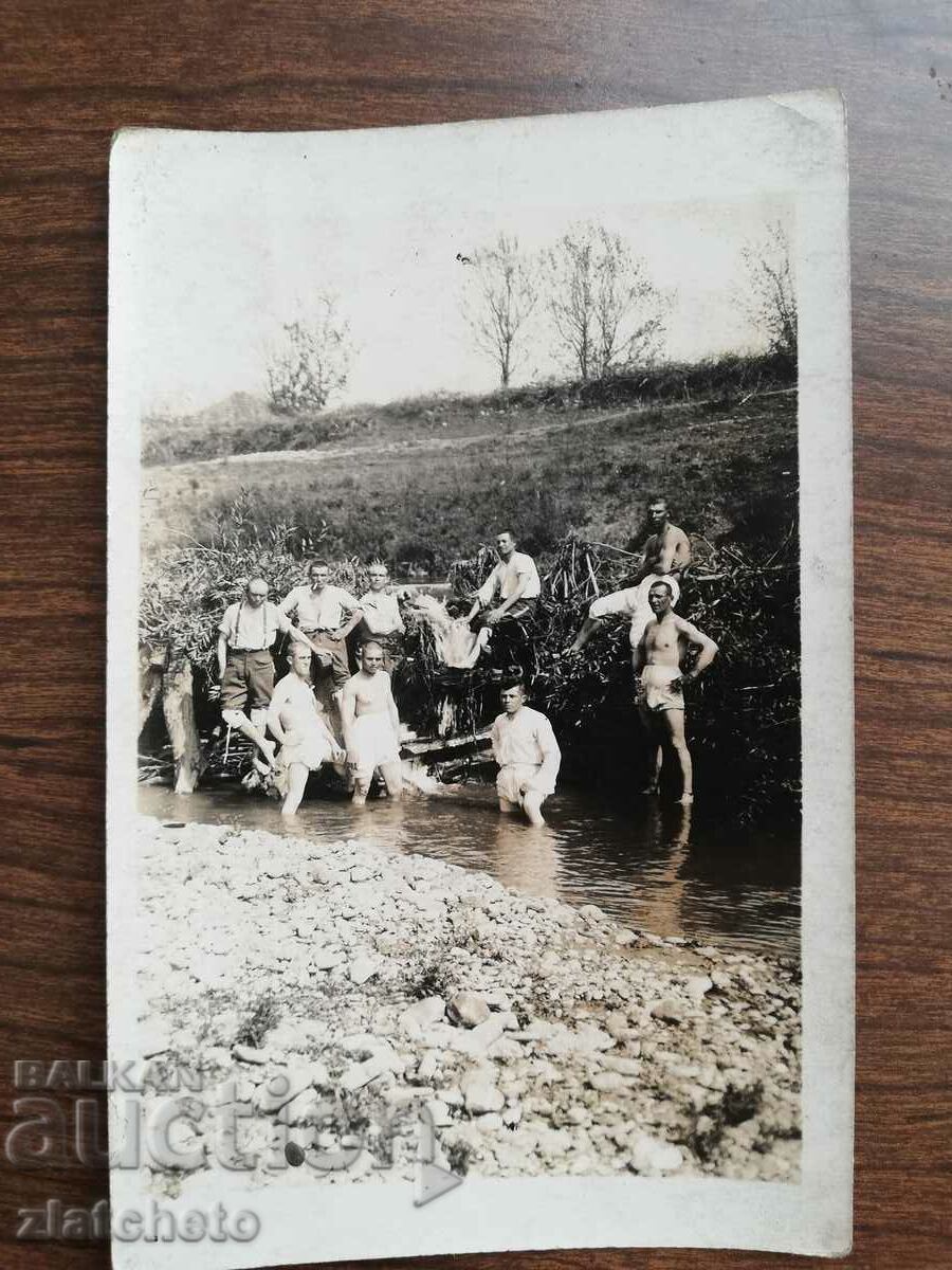 Fotografie veche - Primele manevre ale unui regiment de cavalerie pentru mine