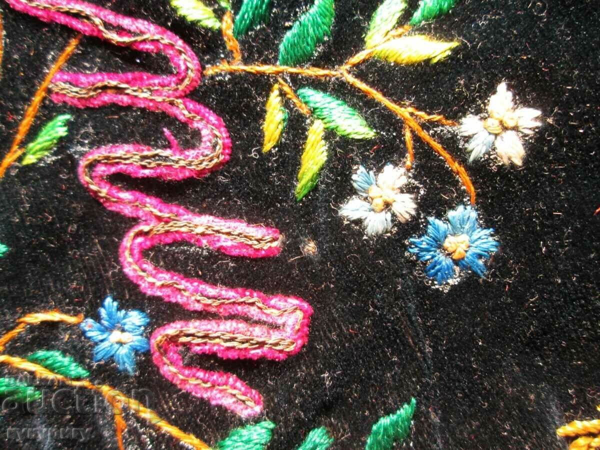 Old embroidery on velvet with silk wallet - 7 Old embroidery on velvet with silk wallet - 7