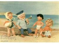 Стара картичка - кукли - С дядо на море