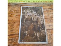 Παλιά φωτογραφία στρατιώτες, ξιφολόγχες, τουφέκια