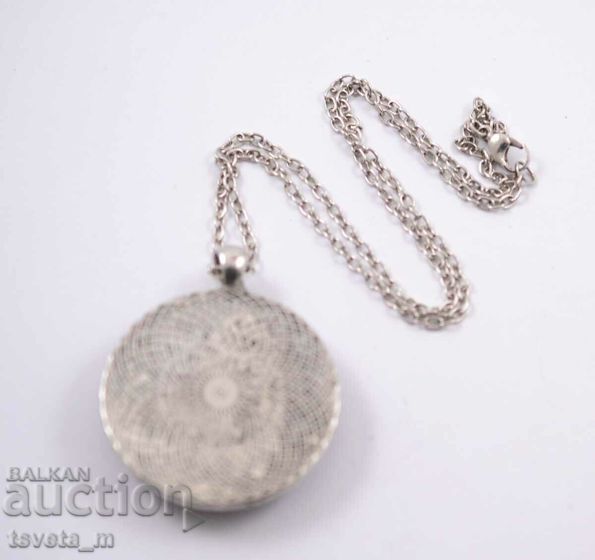 Mandala Romantism și dragoste împărtășită - medalion cu preț € 3.00 | 5.87 BGN Mandala Romantism și dragoste împărtășită - medalion cu preț € 3.00 | 5.87 BGN