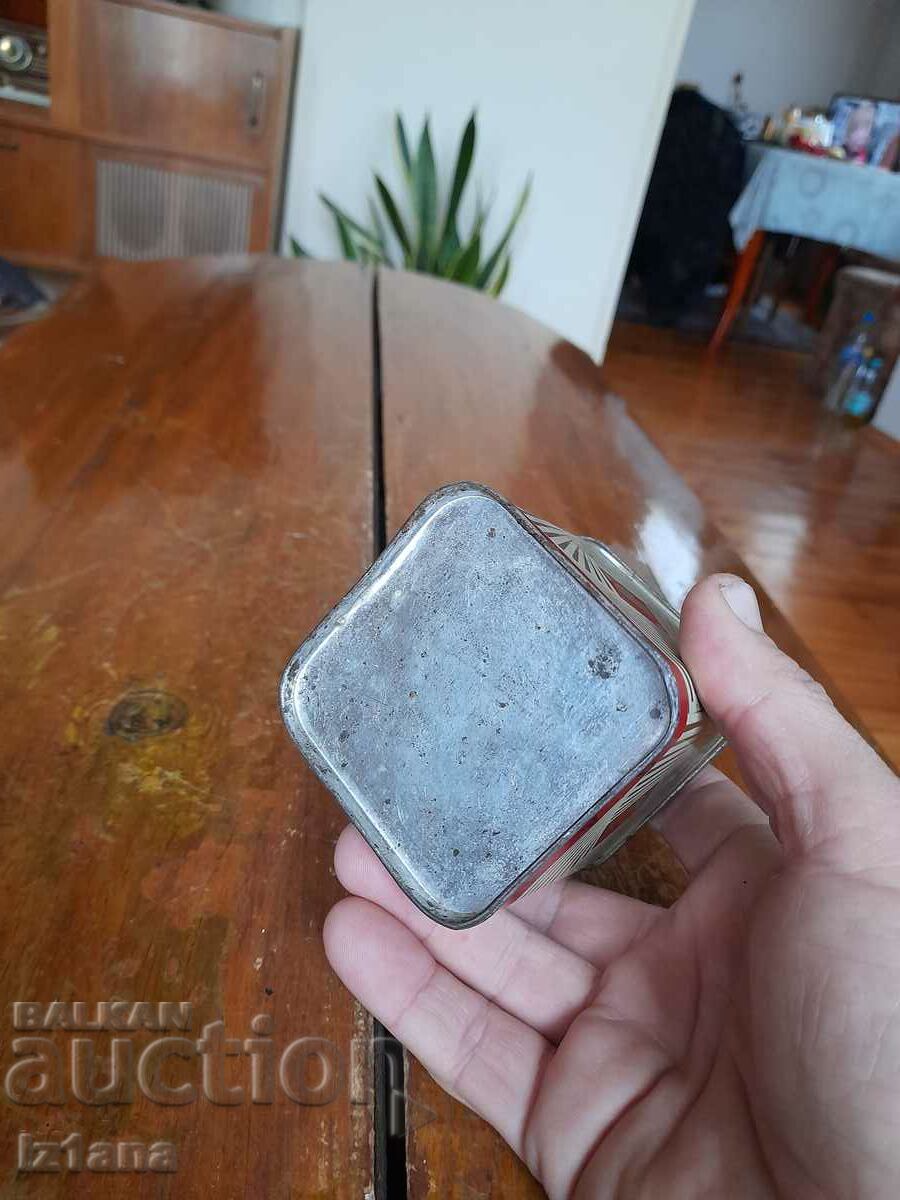 An old box of Georgian tea - 6 An old box of Georgian tea - 6