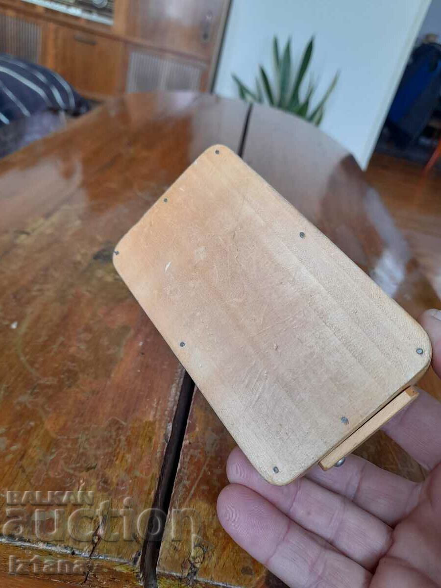 Old fishing bait box - 7