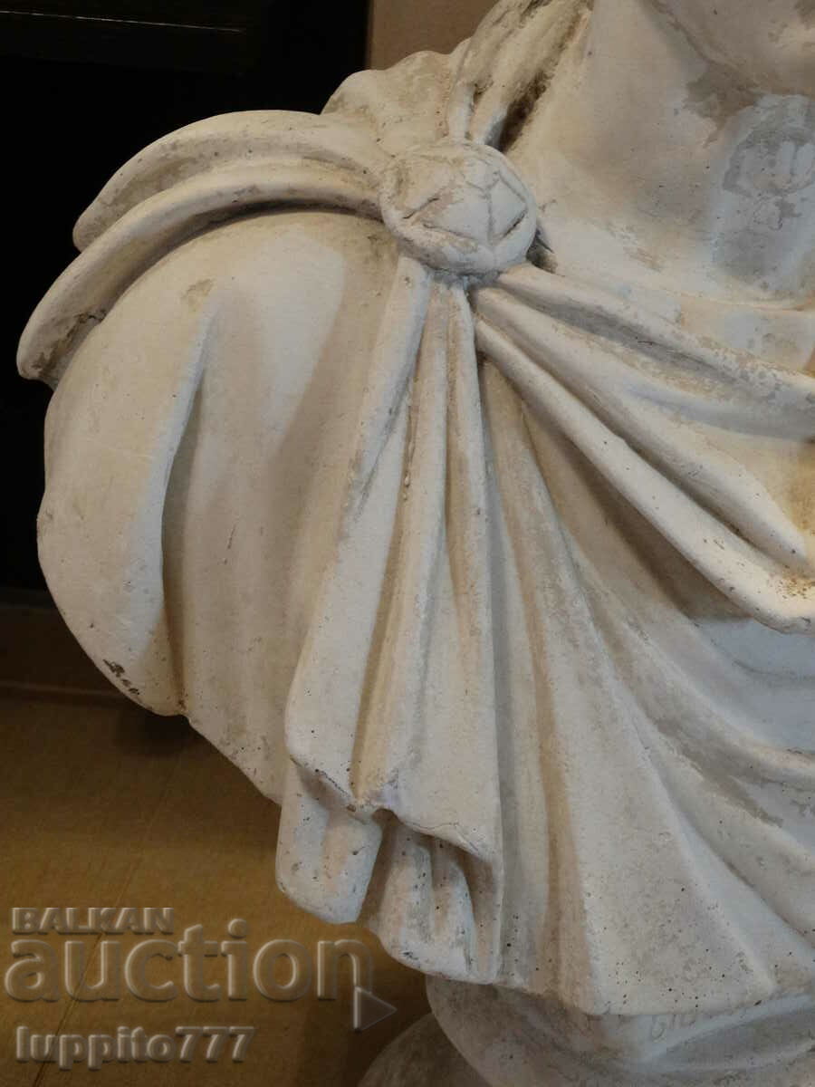 Auction Sculpture CAESAR handmade from concrete Auction Sculpture CAESAR handmade from concrete