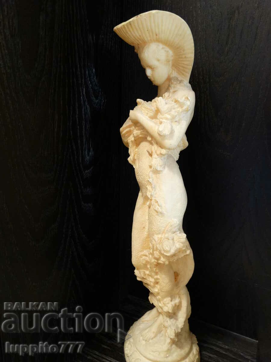 Παράδοση Γλυπτική γυναικεία φιγούρα χειροποίητη από γύψο και ρητίνη Παράδοση Γλυπτική γυναικεία φιγούρα χειροποίητη από γύψο και ρητίνη